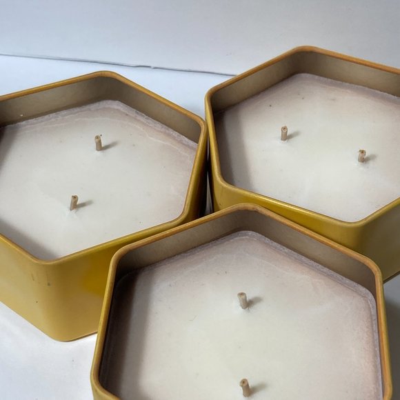 Burt's Bees Vanilla Honey Tin 2 Wick Soy Candle 3.5 ounces 3 Pack DISCONTINUED - Picture 10 of 15